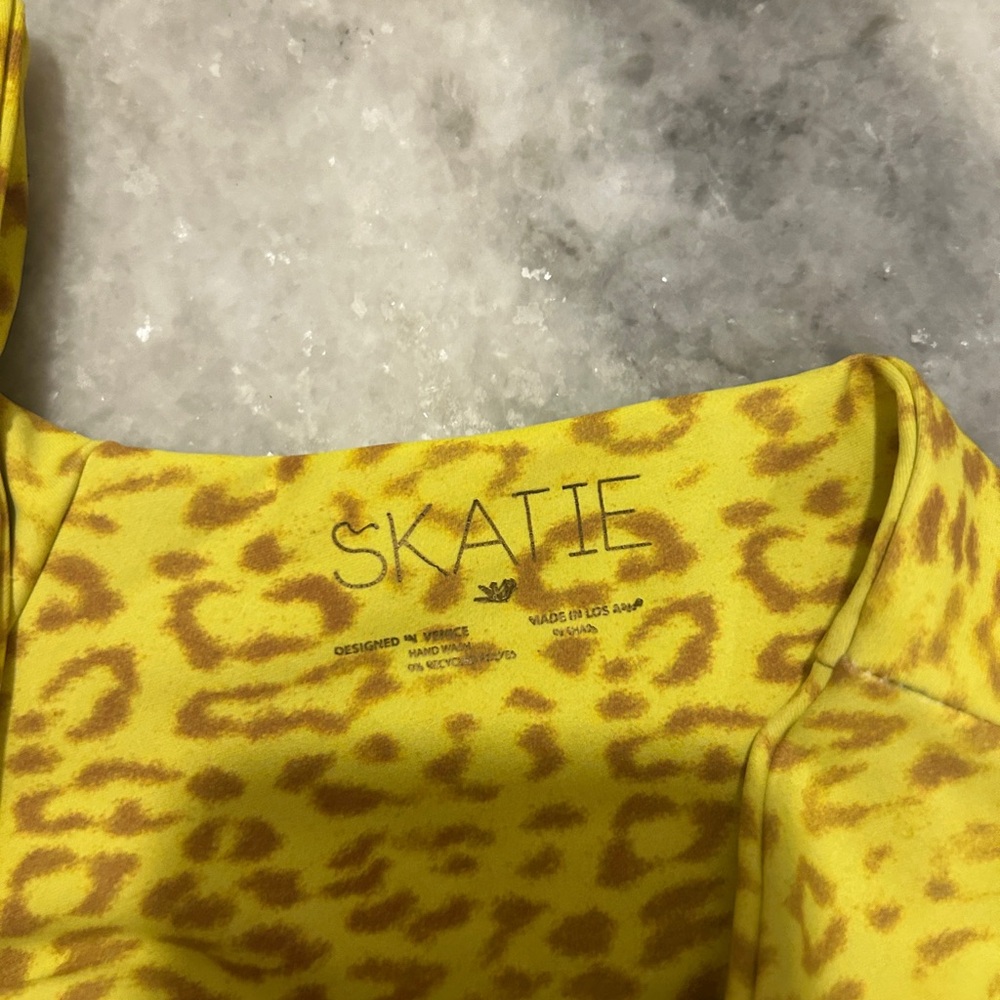 Skatie Tulum neon yellow leopard print? Penny top and mandi bottom M - Picture 2 of 4